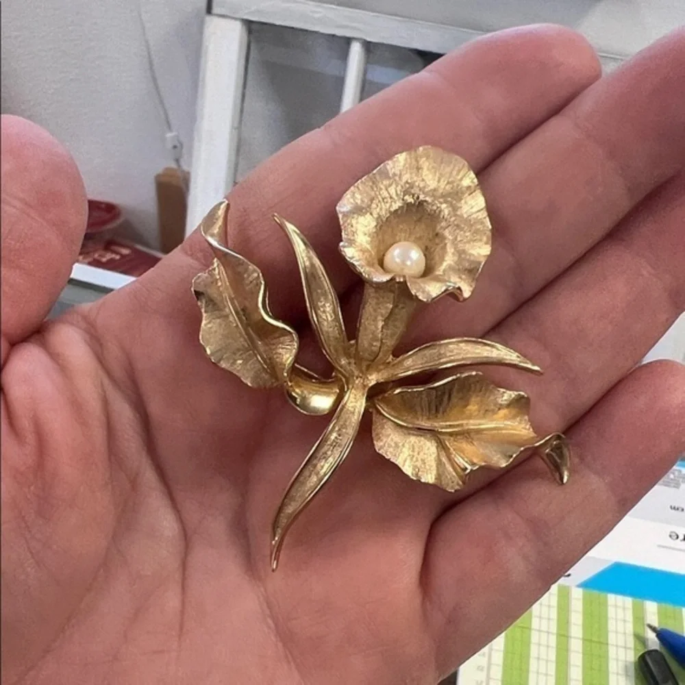 Vintage Signed BOUCHER Faux Pearl ORCHID Flower Figural Brooch Pin
